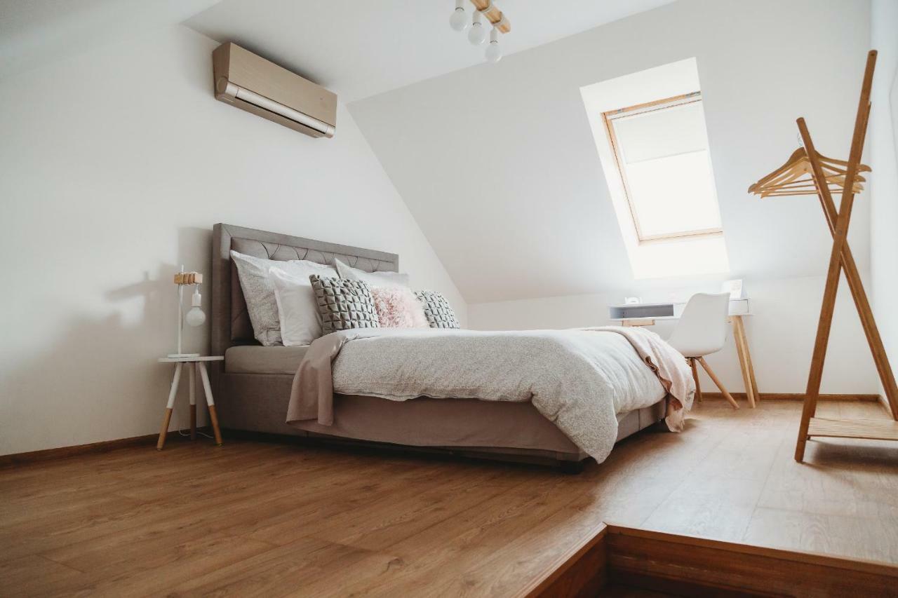 Center City Charming Loft Apartment โกชิเซ ภายนอก รูปภาพ