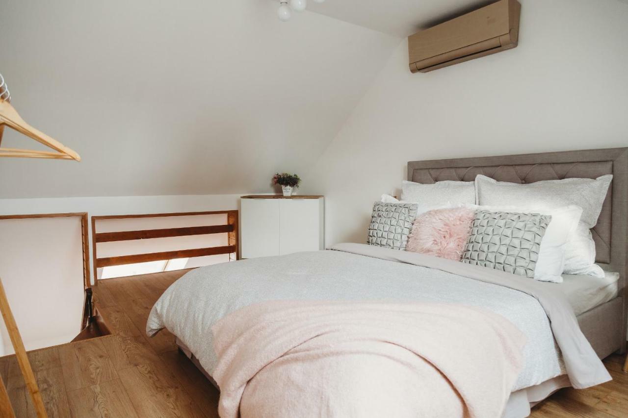 Center City Charming Loft Apartment โกชิเซ ภายนอก รูปภาพ